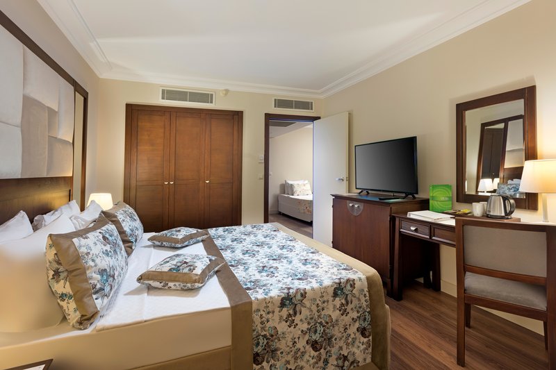 Seven Seas Hotel Life 93