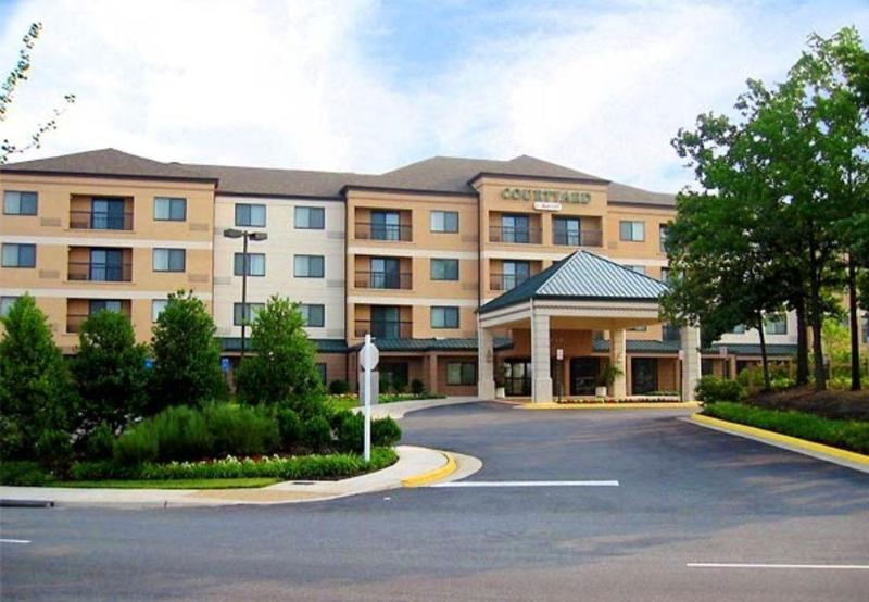 Courtyard Springfield 1