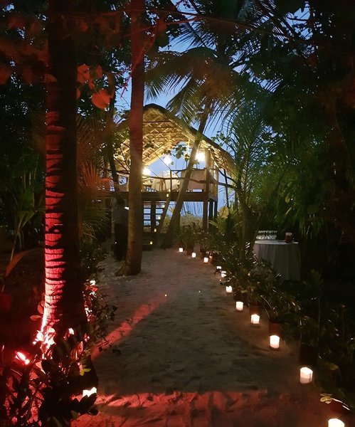 Makunudu Island 19