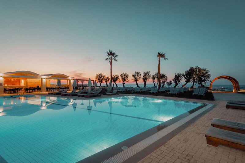 Malia Bay Beach Hotel & Bungalows 8