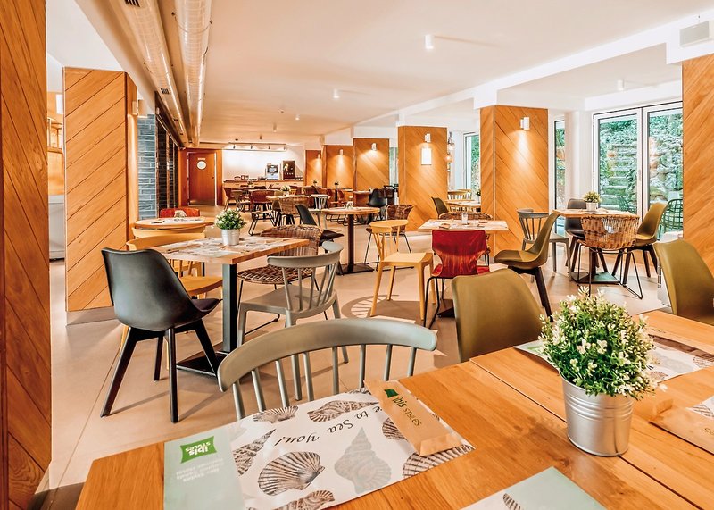 ibis Styles Golden Sands Roomer Hotel 4