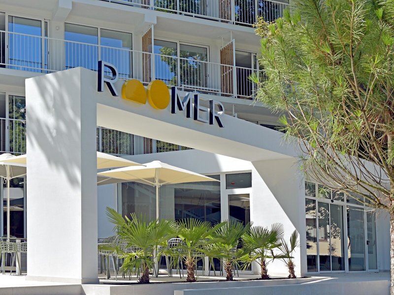 ibis Styles Golden Sands Roomer Hotel 5