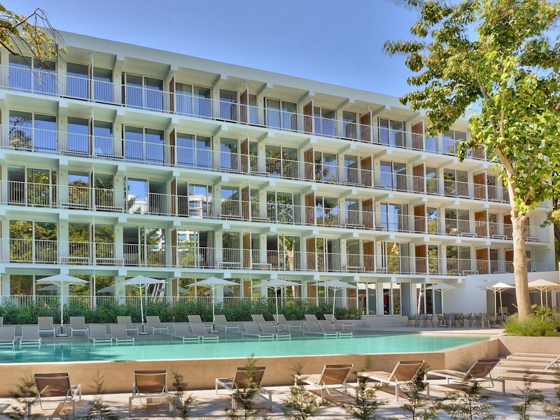 ibis Styles Golden Sands Roomer Hotel 7