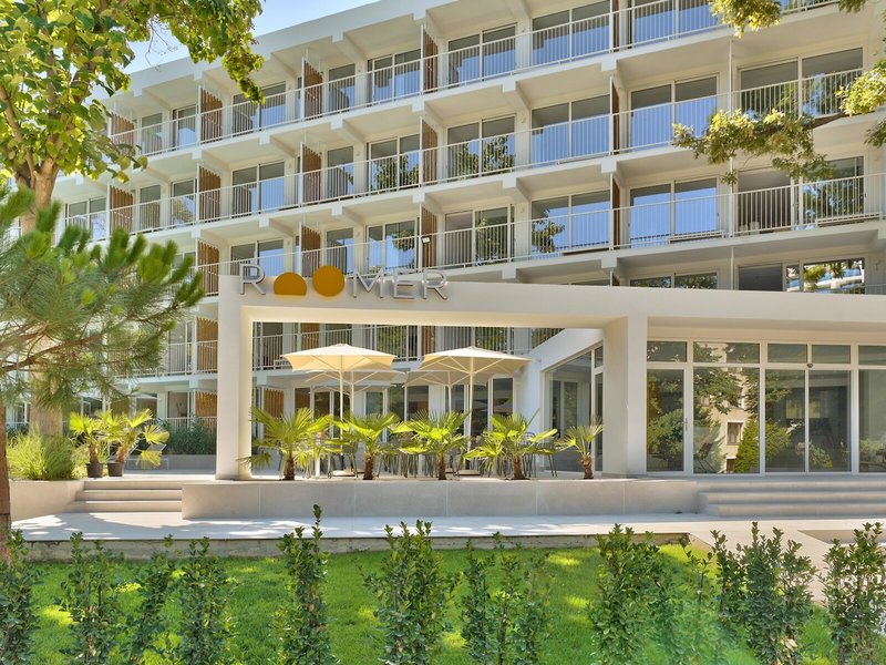 ibis Styles Golden Sands Roomer Hotel 8