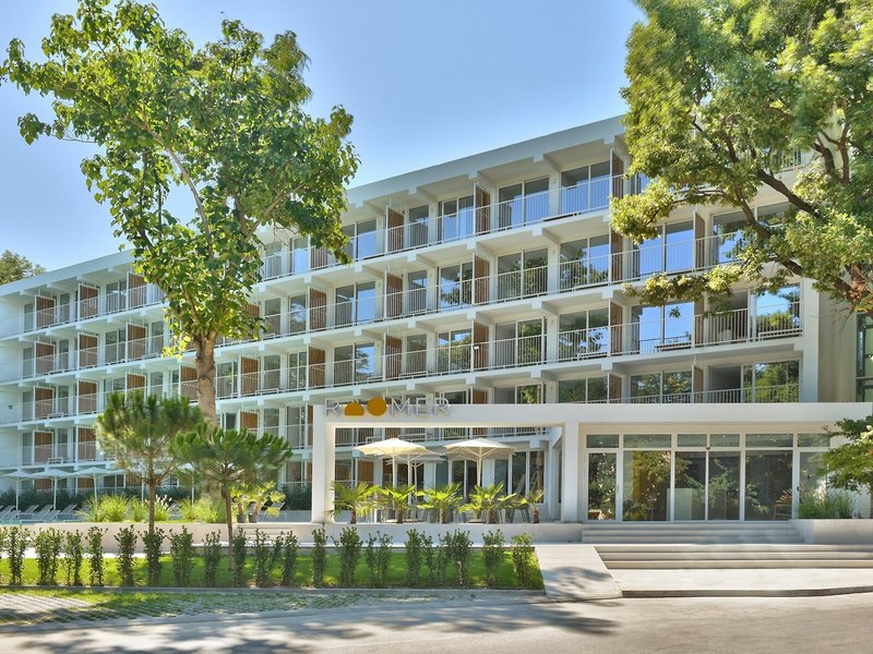 ibis Styles Golden Sands Roomer Hotel 9