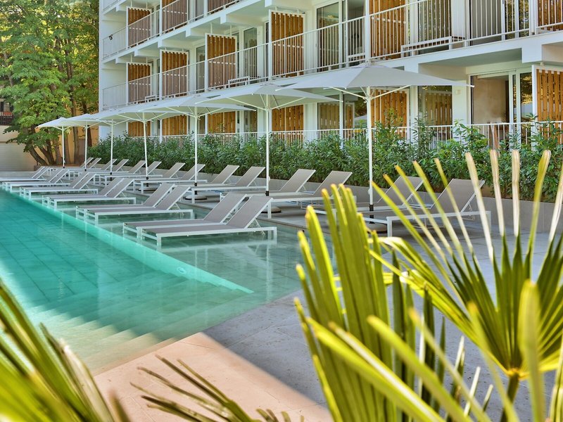 ibis Styles Golden Sands Roomer Hotel 18