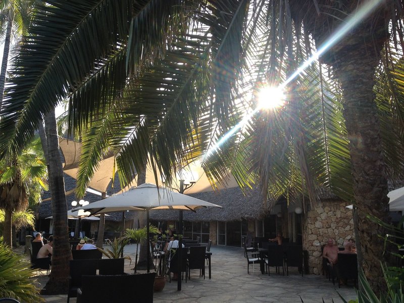 Bahari Beach Hotel 3