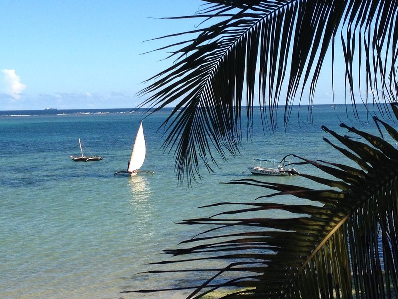 Bahari Beach Hotel 4