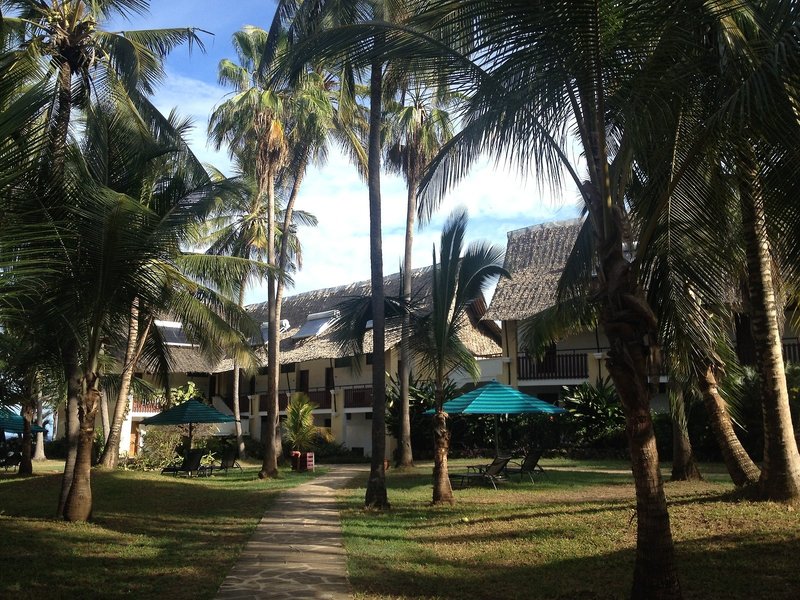 Bahari Beach Hotel 7