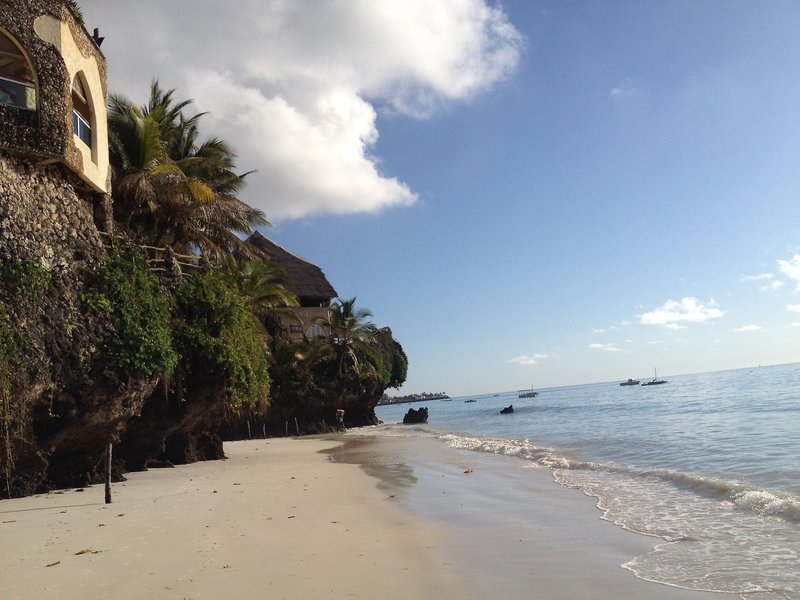 Bahari Beach Hotel 11