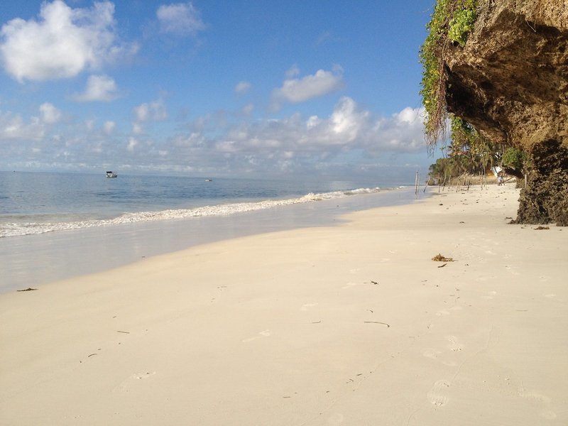 Bahari Beach Hotel 16