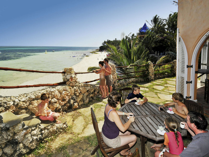 Bahari Beach Hotel 48