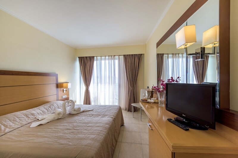 Manousos City Hotel 9