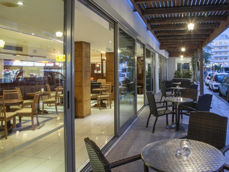 Manousos City Hotel 17