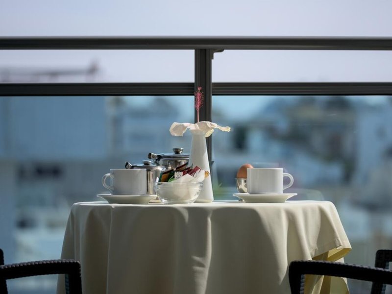 Manousos City Hotel 18