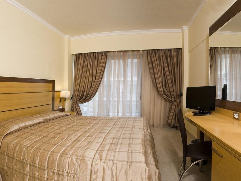 Manousos City Hotel 29