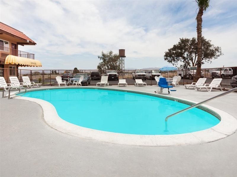 Days Inn by Wyndham Barstow 3