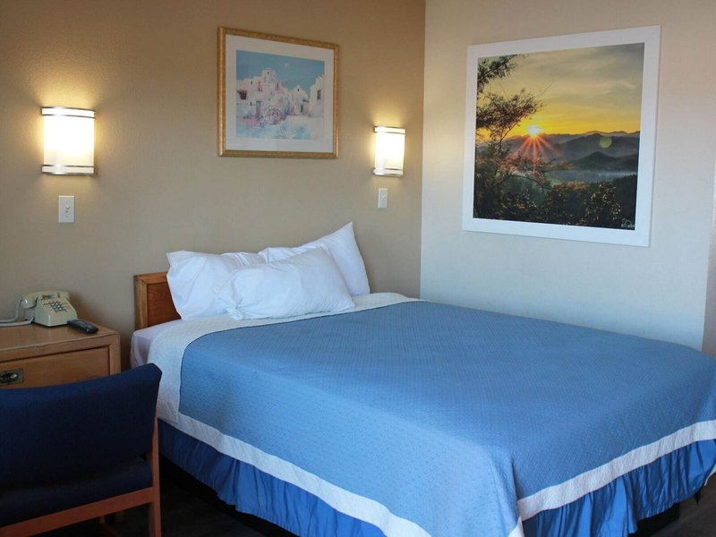 Days Inn by Wyndham Barstow 12