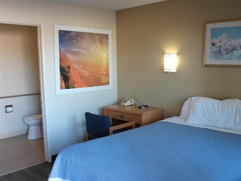 Days Inn by Wyndham Barstow 13