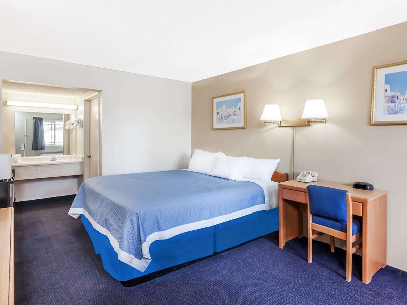 Days Inn by Wyndham Barstow 16