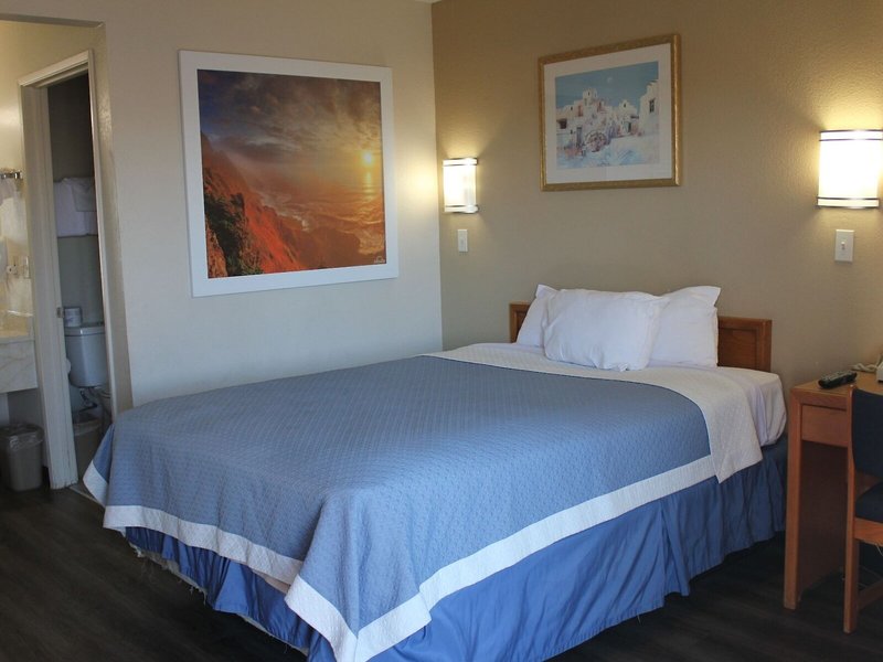 Days Inn by Wyndham Barstow 18