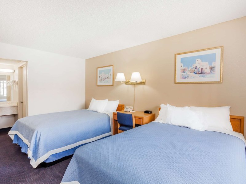 Days Inn by Wyndham Barstow 23