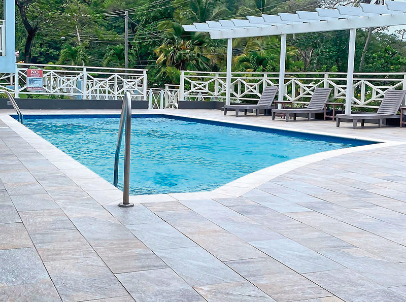 Manta Lodge Hotel and Dive Centre 17