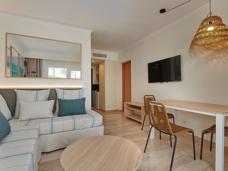 Grupotel Mar de Menorca 19