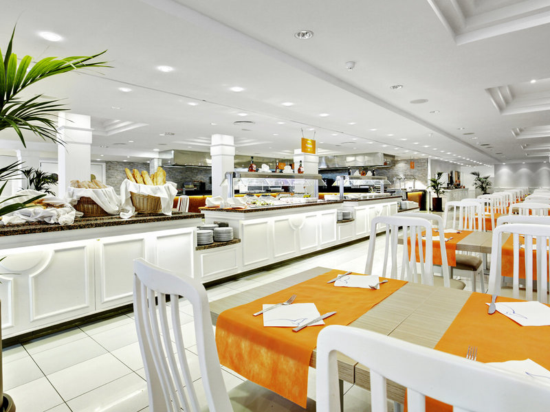 Grupotel Mar de Menorca 11