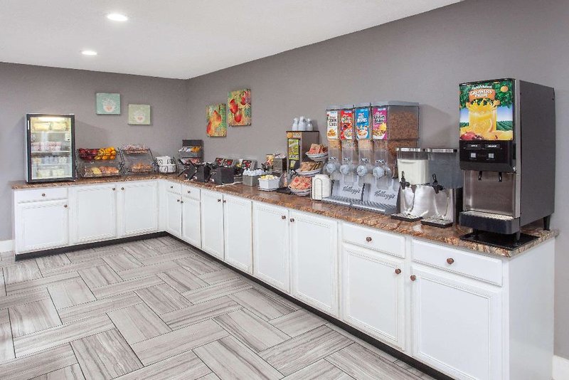 Baymont Inn & Suites Grand Haven 3