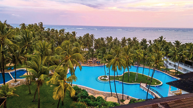 PrideInn Flamingo Beach Resort  1