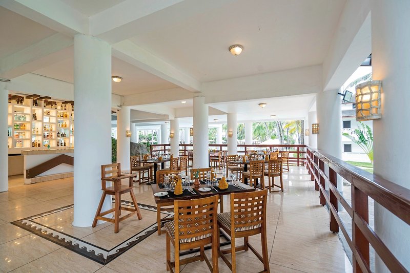 PrideInn Flamingo Beach Resort  25