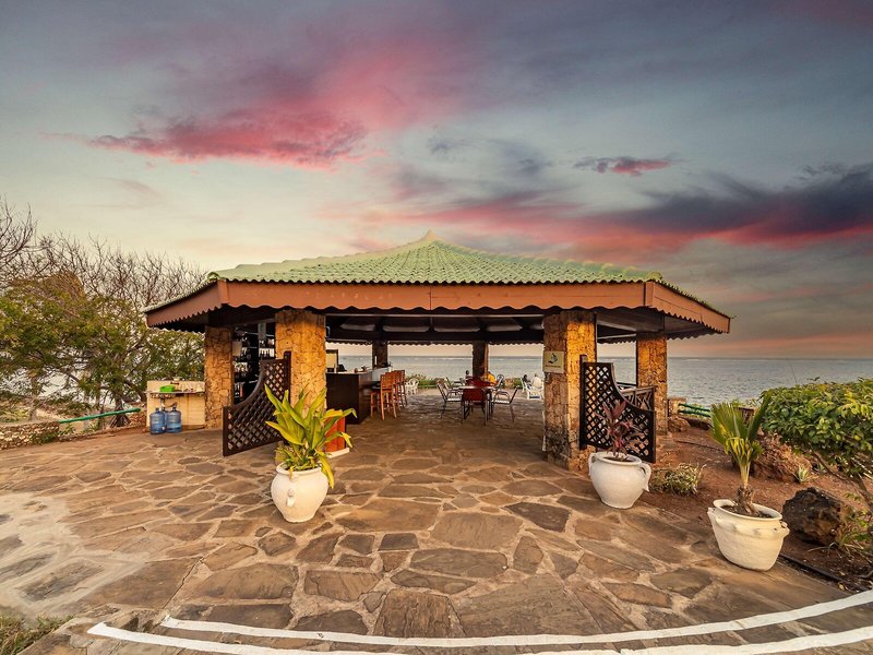 PrideInn Flamingo Beach Resort  5