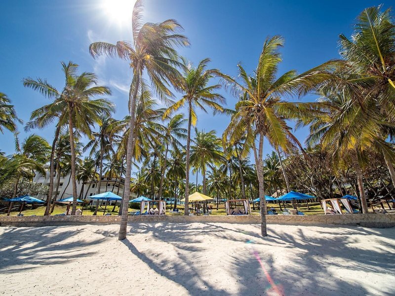 PrideInn Flamingo Beach Resort  12