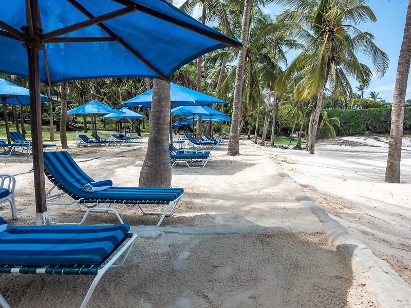 PrideInn Flamingo Beach Resort  14