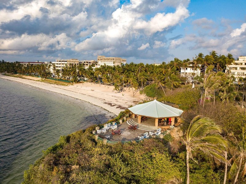 PrideInn Flamingo Beach Resort  15