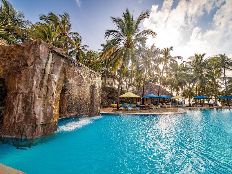 PrideInn Flamingo Beach Resort  19