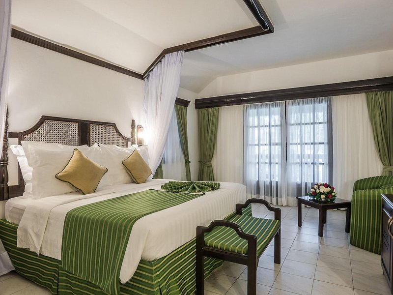 PrideInn Flamingo Beach Resort  38