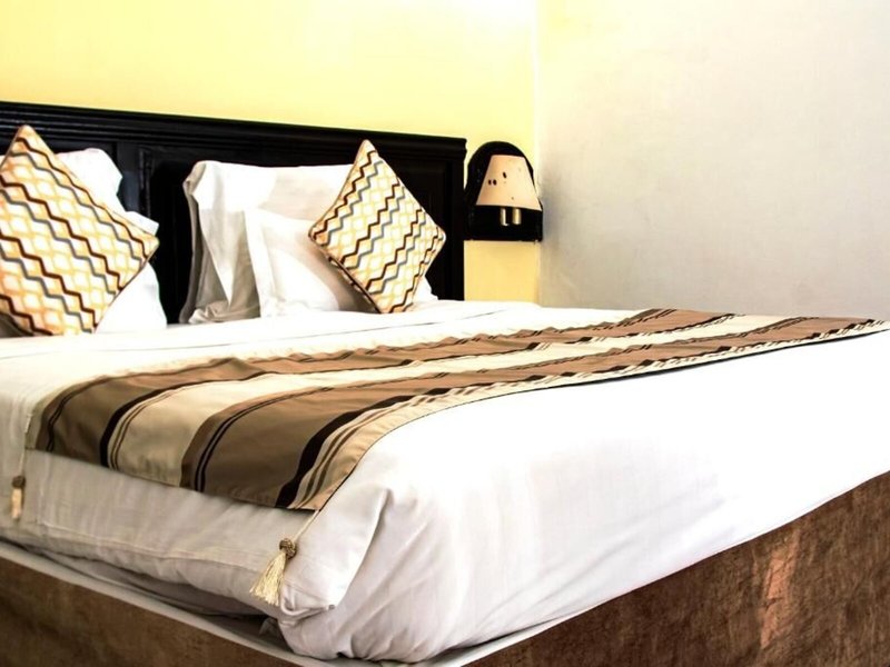 PrideInn Flamingo Beach Resort  40