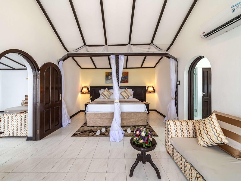 PrideInn Flamingo Beach Resort  47