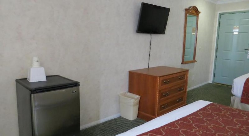 Days Inn by Wyndham Santa Monica/Los Angeles 3