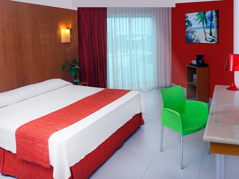 Hotel Adhara Express 18
