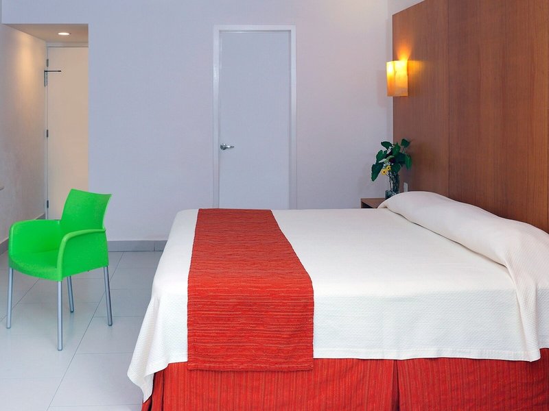 Hotel Adhara Express 27
