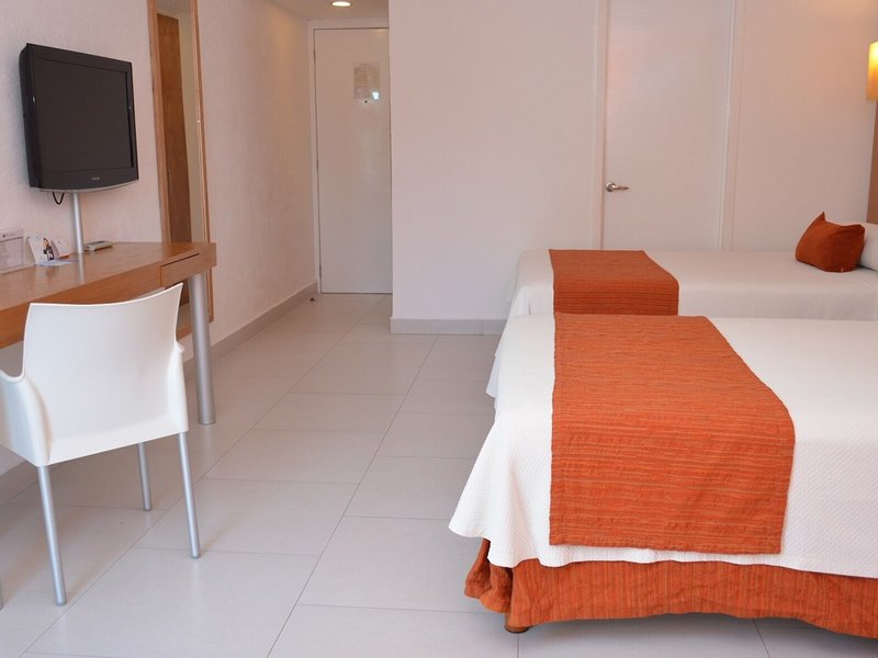 Hotel Adhara Express 29