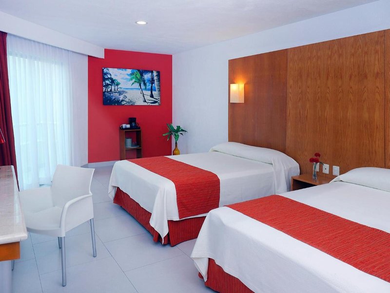 Hotel Adhara Express 30