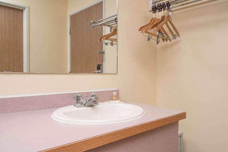 Days Inn West - Eau Claire