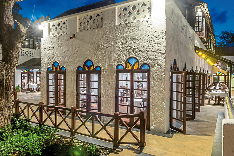 Serena Beach Resort & Spa 9