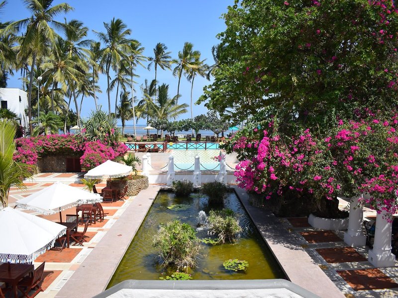 Serena Beach Resort & Spa 11