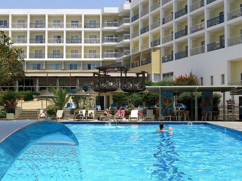 Marina 4 - Exterior