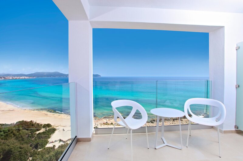 Iberostar Waves Cala Millor 18